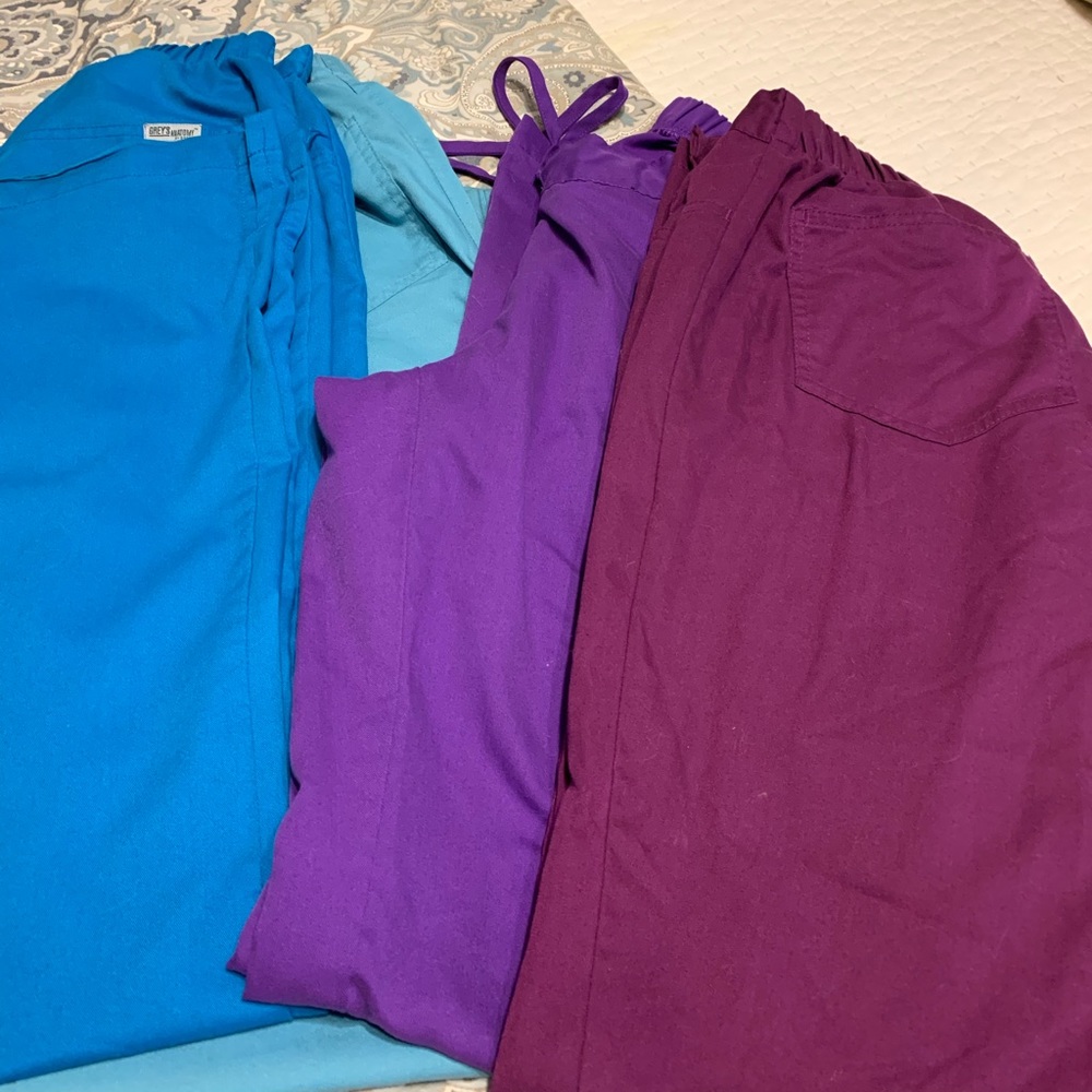 4 pairs of Grey’s Anatomy scrub pants